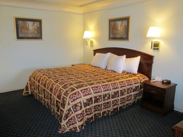Whitten Inn Ван Хорн Стая снимка