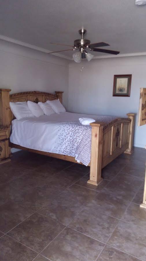 Whitten Inn Ван Хорн Екстериор снимка
